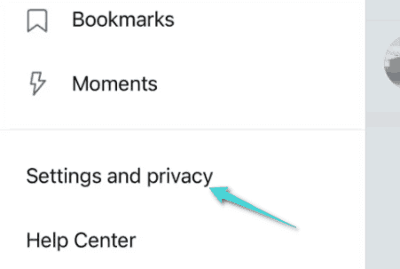 الإعدادات والخصوصية على تطبيق تويتر