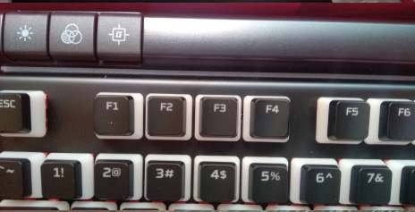 أزرار ضبط الضوء على Alloy Elite 2